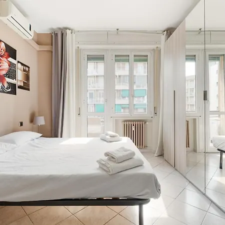 Udine M2 Balcony Apartman *