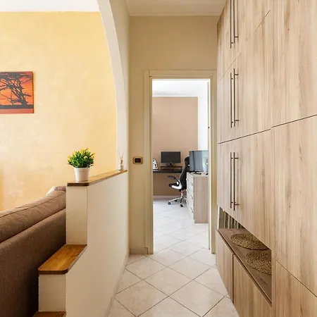 Udine M2 Balcony Apt Milan