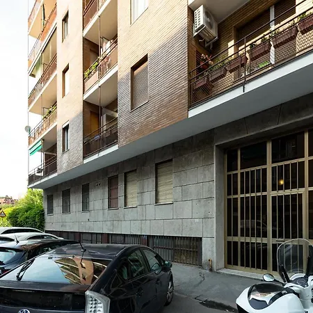 Udine M2 Balcony Milaan