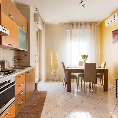 Udine M2 Balcony Apartment